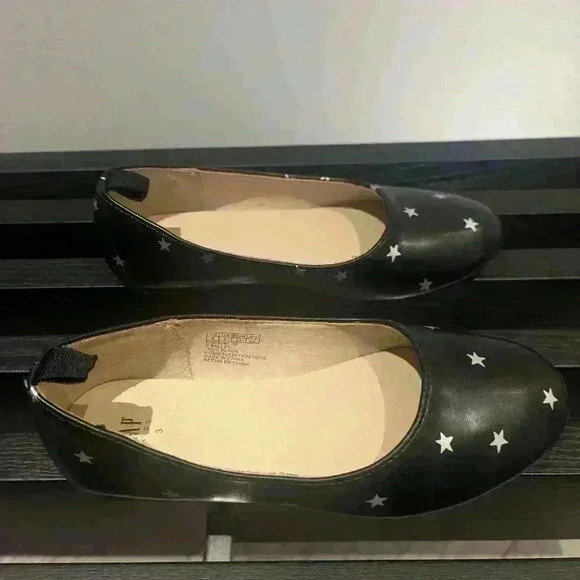 GAP Kids Faux Leather Ballet Flats | size 3 like new - Picture 3 of 4